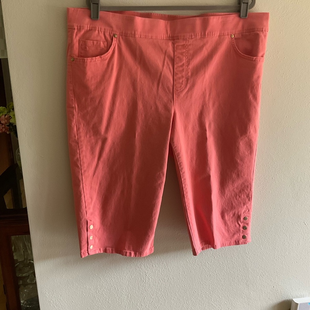Gloria Vanderbilt Coral Pink Bermudas